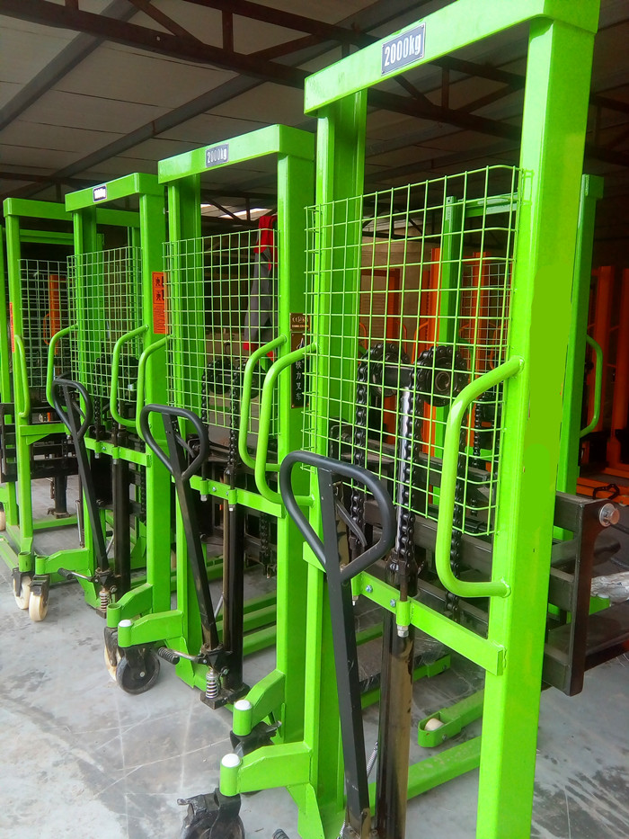 堆高車手動液壓產品具有你所想象不到的發展前景--河北東圣吊索具--石材夾具|小型攪拌機|液壓堆高車|手動叉車 堆高車手動液壓產品具有你所想象不到的發展前景--河北東圣吊索具--石材夾具|小型攪拌機|液壓堆高車|手動叉車