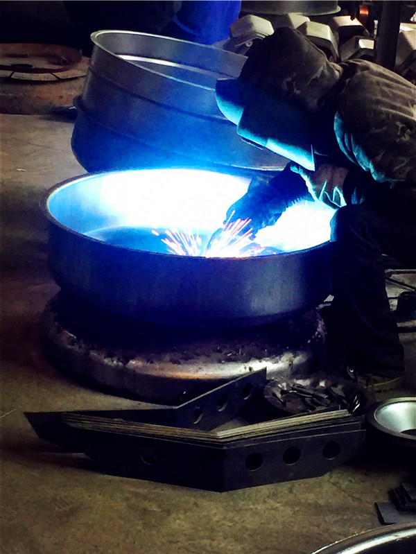 小型攪拌機(jī)內(nèi)部焊接技術(shù),保證無(wú)縫焊接--河北東圣吊索具制造有限公司--小型攪拌機(jī)|石材夾具|液壓堆高車(chē)|手動(dòng)叉車(chē) 小型攪拌機(jī)內(nèi)部焊接技術(shù),保證無(wú)縫焊接--河北東圣吊索具制造有限公司--小型攪拌機(jī)|石材夾具|液壓堆高車(chē)|手動(dòng)叉車(chē)