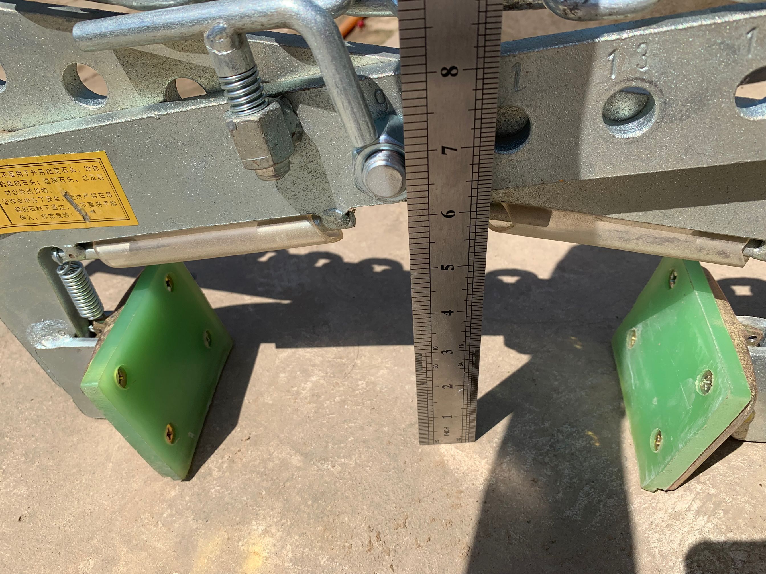 石材用吊夾具內(nèi)高度圖片細(xì)節(jié)尺寸--河北東圣吊索具制造有限公司--石材夾具|小型攪拌機(jī)|液壓堆高車|手動叉車 石材用吊夾具內(nèi)高度圖片細(xì)節(jié)尺寸--河北東圣吊索具制造有限公司--石材夾具|小型攪拌機(jī)|液壓堆高車|手動叉車