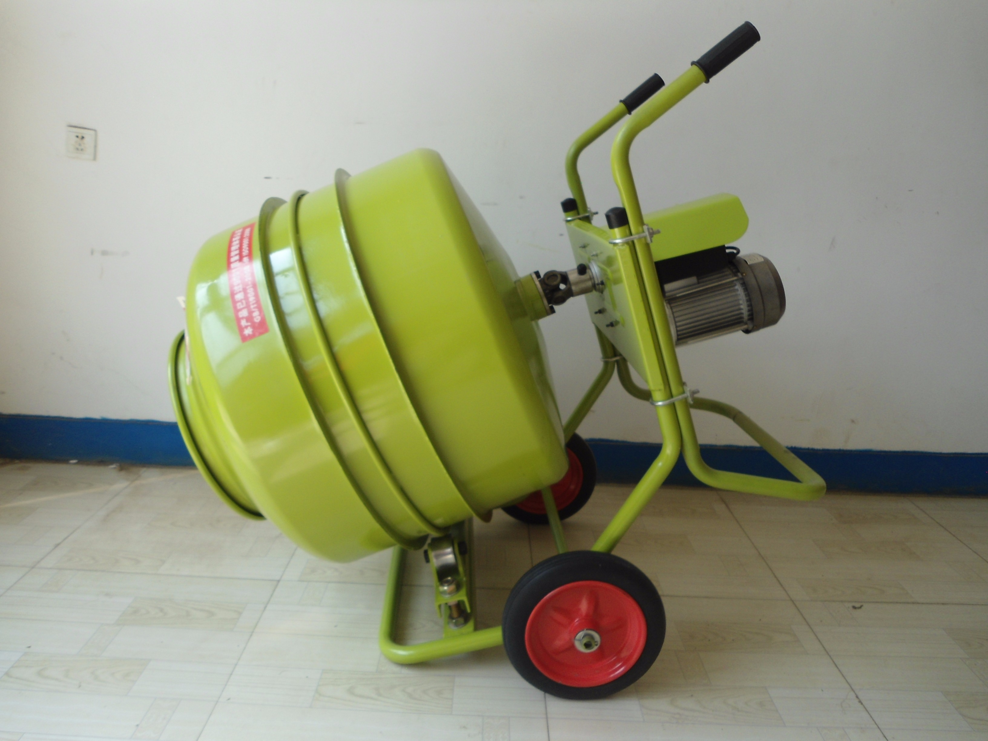 小型臥式攪拌機傾倒攪拌混合物狀態下展示--河北東圣吊索具制造有限公司--小型攪拌機|石材夾具|液壓堆高車|手動叉車 小型臥式攪拌機傾倒攪拌混合物狀態下展示--河北東圣吊索具制造有限公司--小型攪拌機|石材夾具|液壓堆高車|手動叉車