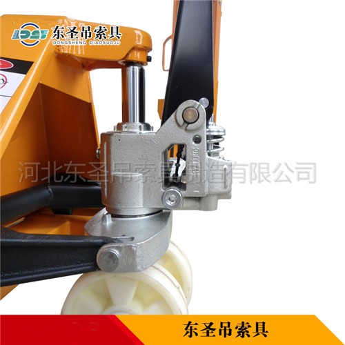 3噸手動叉車--河北東圣吊索具制造有限公司--手動叉車|液壓堆高車|小型攪拌機|石材夾具 3噸手動叉車--河北東圣吊索具制造有限公司--手動叉車|液壓堆高車|小型攪拌機|石材夾具