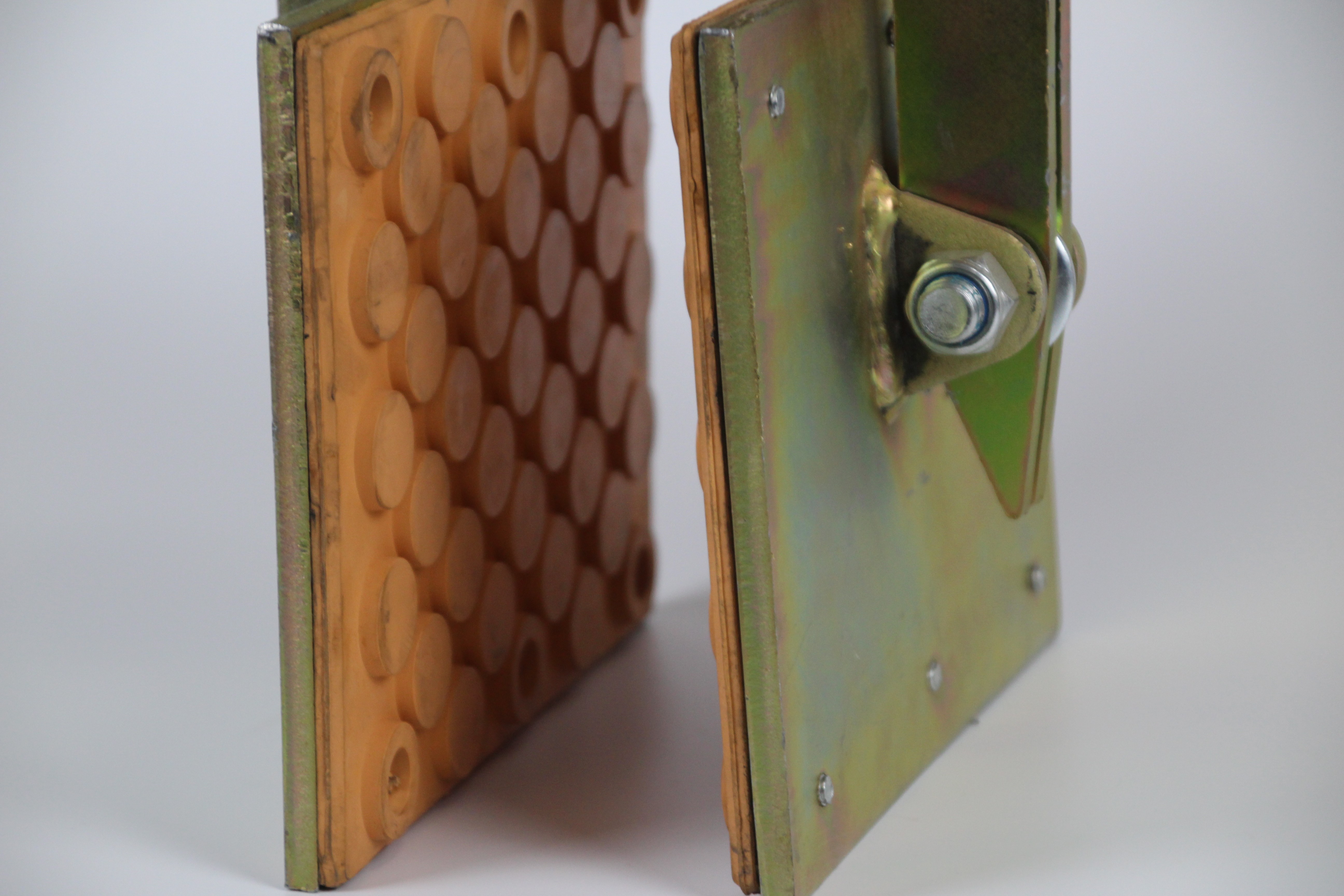 玻璃吊裝夾板--河北東圣吊索具制造有限公司--石材夾具|小型攪拌機(jī)|液壓堆高車(chē)|手動(dòng)叉車(chē)