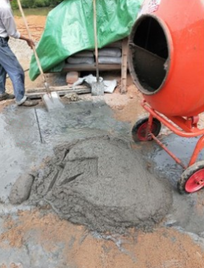 1200L自動卸料小型攪拌機作業現場--河北東圣吊索具制造有限公司--小型攪拌機|液壓堆高車|手動叉車|石材夾具 1200L自動卸料小型攪拌機作業現場--河北東圣吊索具制造有限公司--小型攪拌機|液壓堆高車|手動叉車|石材夾具