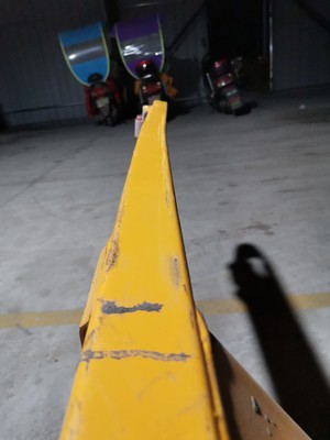 1噸地牛叉車貨叉嚴(yán)重彎曲--河北東圣吊索具制造有限公司--手動(dòng)叉車|液壓堆高車|小型攪拌機(jī)|石材夾具 1噸地牛叉車貨叉嚴(yán)重彎曲--河北東圣吊索具制造有限公司--手動(dòng)叉車|液壓堆高車|小型攪拌機(jī)|石材夾具