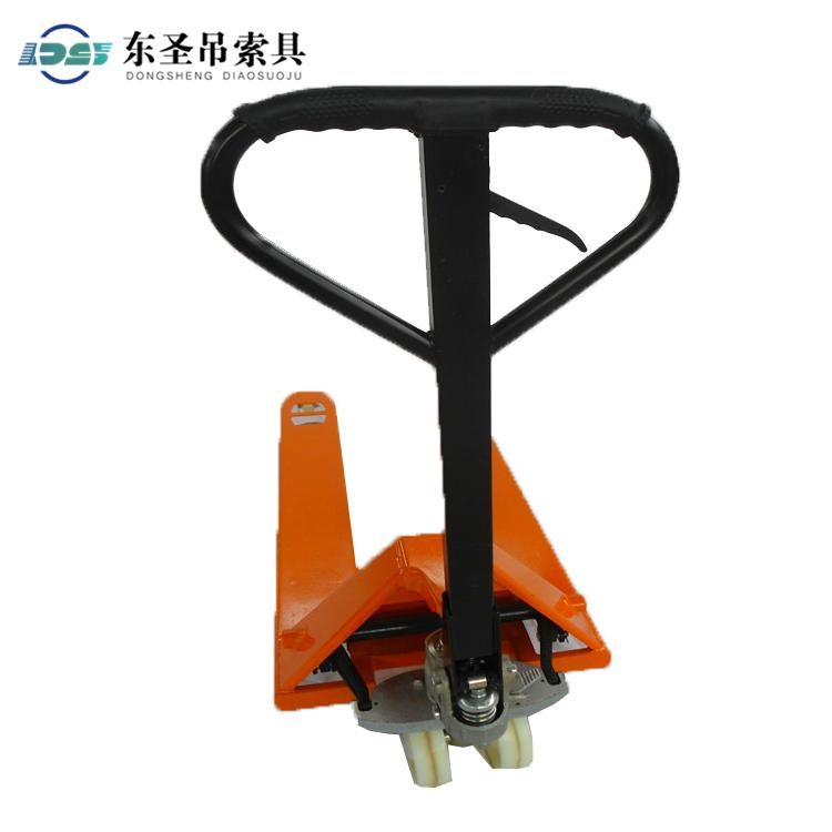 手動叉車與電動叉車的區別