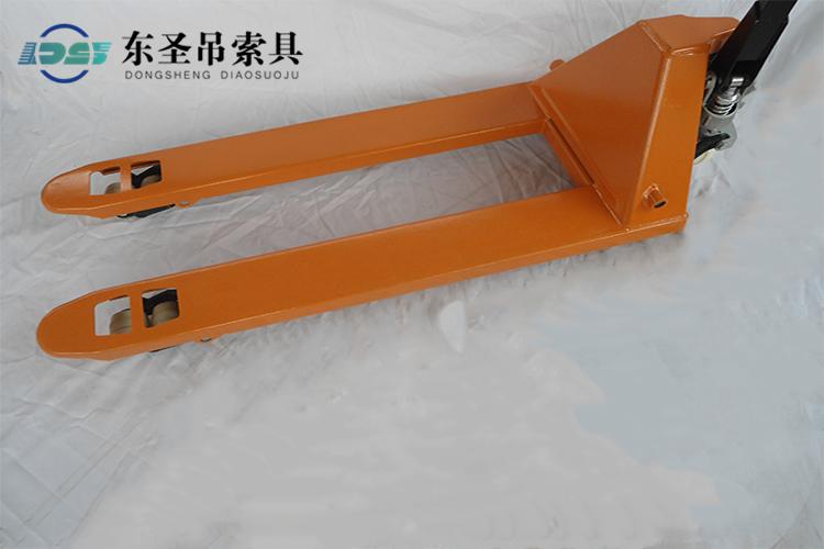 如果手動(dòng)叉車(chē)在作業(yè)過(guò)程中出現(xiàn)時(shí)轉(zhuǎn)向受阻的問(wèn)題如何解決